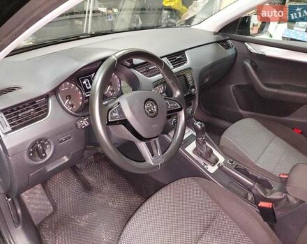 Черный Шкода Октавия, объемом двигателя 1.6 л и пробегом 208 тыс. км за 13500 $, фото 2 на Automoto.ua