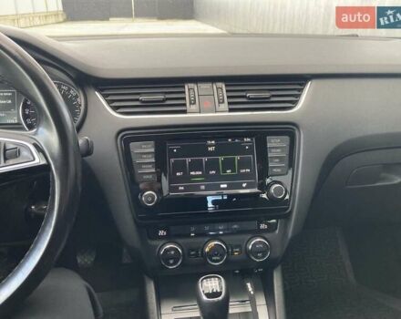 Черный Шкода Октавия, объемом двигателя 2 л и пробегом 294 тыс. км за 11800 $, фото 11 на Automoto.ua