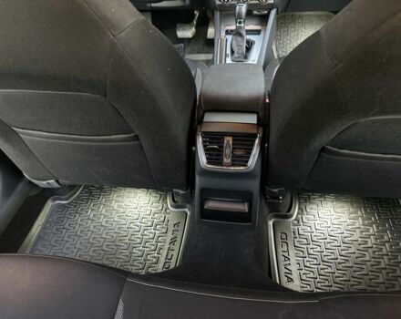 Чорний Шкода Октавія, об'ємом двигуна 1.8 л та пробігом 270 тис. км за 13999 $, фото 7 на Automoto.ua