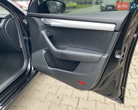 Черный Шкода Октавия, объемом двигателя 1.6 л и пробегом 269 тыс. км за 14200 $, фото 13 на Automoto.ua