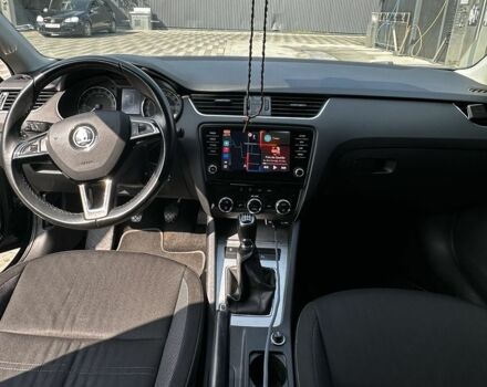 Черный Шкода Октавия, объемом двигателя 2 л и пробегом 267 тыс. км за 13499 $, фото 4 на Automoto.ua