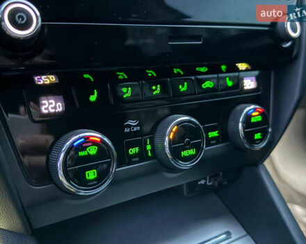 Черный Шкода Октавия, объемом двигателя 1.6 л и пробегом 61 тыс. км за 15900 $, фото 18 на Automoto.ua