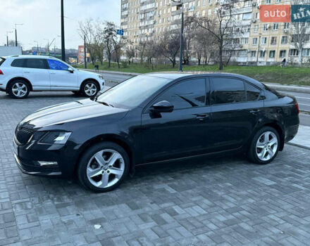 Черный Шкода Октавия, объемом двигателя 1.6 л и пробегом 61 тыс. км за 15900 $, фото 10 на Automoto.ua