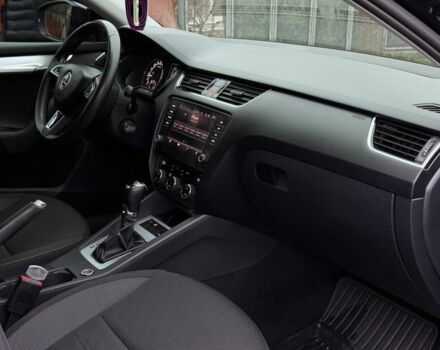 Черный Шкода Октавия, объемом двигателя 1.6 л и пробегом 250 тыс. км за 13999 $, фото 8 на Automoto.ua