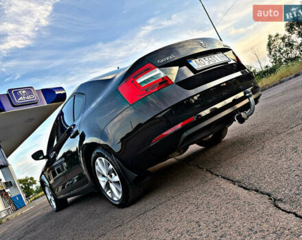 Чорний Шкода Октавія, об'ємом двигуна 2.01 л та пробігом 165 тис. км за 18550 $, фото 10 на Automoto.ua