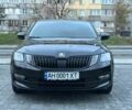 Черный Шкода Октавия, объемом двигателя 1.6 л и пробегом 61 тыс. км за 15900 $, фото 1 на Automoto.ua