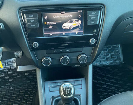 Черный Шкода Октавия, объемом двигателя 1.6 л и пробегом 232 тыс. км за 10700 $, фото 23 на Automoto.ua