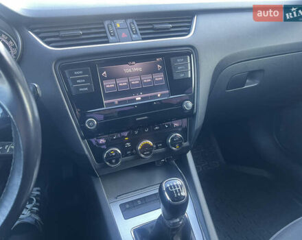 Чорний Шкода Октавія, об'ємом двигуна 1.4 л та пробігом 357 тис. км за 10500 $, фото 8 на Automoto.ua