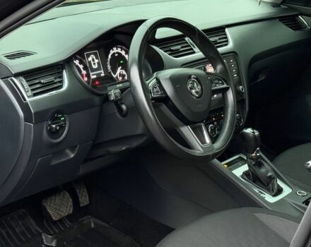 Черный Шкода Октавия, объемом двигателя 1.6 л и пробегом 250 тыс. км за 13999 $, фото 6 на Automoto.ua