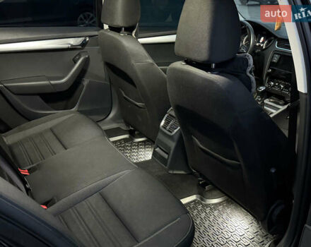 Черный Шкода Октавия, объемом двигателя 1.6 л и пробегом 61 тыс. км за 15900 $, фото 14 на Automoto.ua