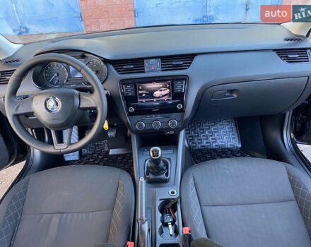 Черный Шкода Октавия, объемом двигателя 1.6 л и пробегом 232 тыс. км за 10700 $, фото 15 на Automoto.ua