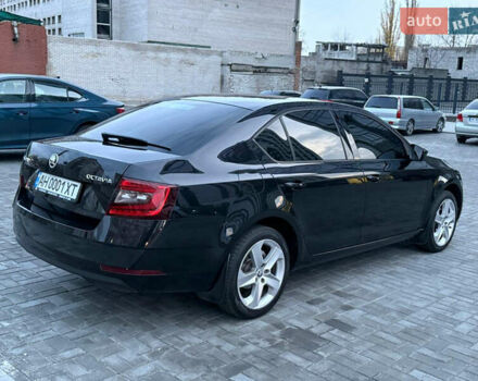 Черный Шкода Октавия, объемом двигателя 1.6 л и пробегом 61 тыс. км за 15900 $, фото 4 на Automoto.ua