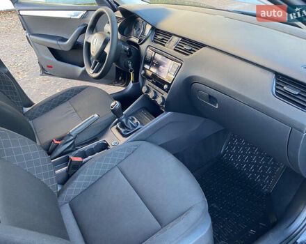 Черный Шкода Октавия, объемом двигателя 1.6 л и пробегом 232 тыс. км за 10700 $, фото 14 на Automoto.ua