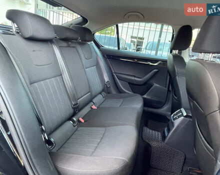 Чорний Шкода Октавія, об'ємом двигуна 2 л та пробігом 208 тис. км за 17999 $, фото 12 на Automoto.ua