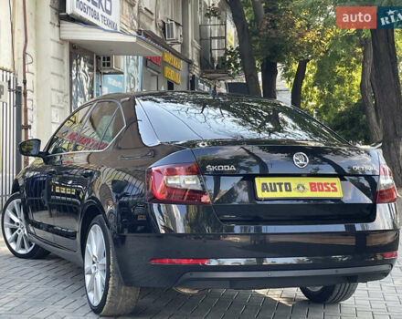Чорний Шкода Октавія, об'ємом двигуна 2 л та пробігом 208 тис. км за 17999 $, фото 8 на Automoto.ua