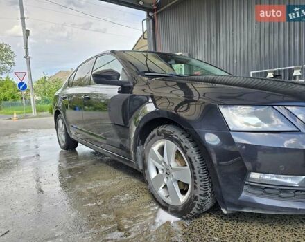 Чорний Шкода Октавія, об'ємом двигуна 1.6 л та пробігом 208 тис. км за 13500 $, фото 4 на Automoto.ua