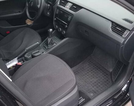 Черный Шкода Октавия, объемом двигателя 1.6 л и пробегом 93 тыс. км за 16000 $, фото 2 на Automoto.ua