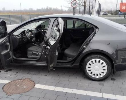 Чорний Шкода Октавія, об'ємом двигуна 1.6 л та пробігом 178 тис. км за 14300 $, фото 3 на Automoto.ua