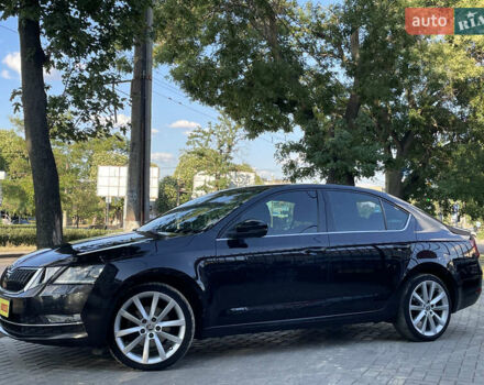 Чорний Шкода Октавія, об'ємом двигуна 2 л та пробігом 208 тис. км за 17999 $, фото 1 на Automoto.ua