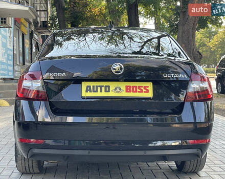 Чорний Шкода Октавія, об'ємом двигуна 2 л та пробігом 208 тис. км за 17999 $, фото 9 на Automoto.ua