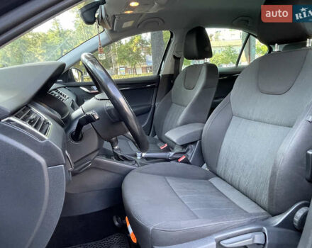 Чорний Шкода Октавія, об'ємом двигуна 2 л та пробігом 208 тис. км за 17999 $, фото 10 на Automoto.ua