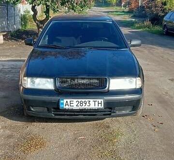 Черный Шкода Октавия, объемом двигателя 1.6 л и пробегом 296 тыс. км за 2700 $, фото 1 на Automoto.ua