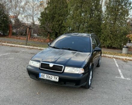 Черный Шкода Октавия, объемом двигателя 1.6 л и пробегом 302 тыс. км за 3900 $, фото 1 на Automoto.ua
