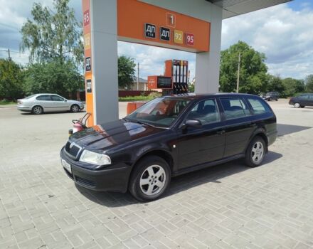 Черный Шкода Октавия, объемом двигателя 2 л и пробегом 200 тыс. км за 4500 $, фото 1 на Automoto.ua