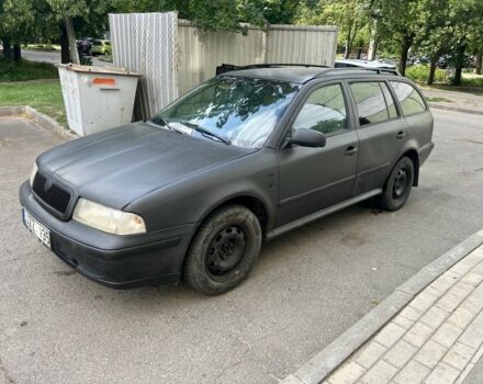 Черный Шкода Октавия, объемом двигателя 1.9 л и пробегом 340 тыс. км за 1750 $, фото 1 на Automoto.ua