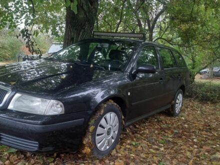 Черный Шкода Октавия, объемом двигателя 1.9 л и пробегом 379 тыс. км за 2495 $, фото 1 на Automoto.ua