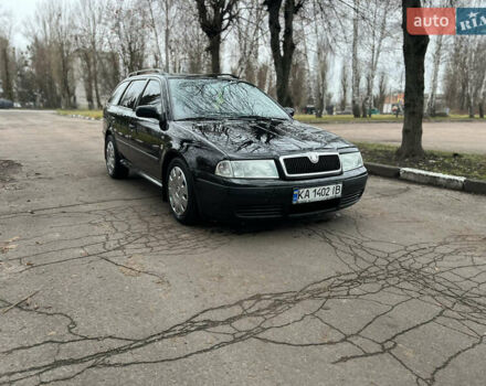 Черный Шкода Октавия, объемом двигателя 1.6 л и пробегом 260 тыс. км за 4100 $, фото 1 на Automoto.ua