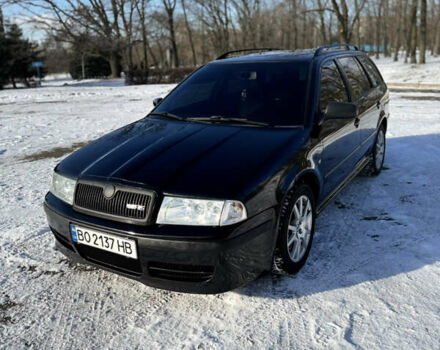 Черный Шкода Октавия, объемом двигателя 1.78 л и пробегом 304 тыс. км за 5800 $, фото 1 на Automoto.ua