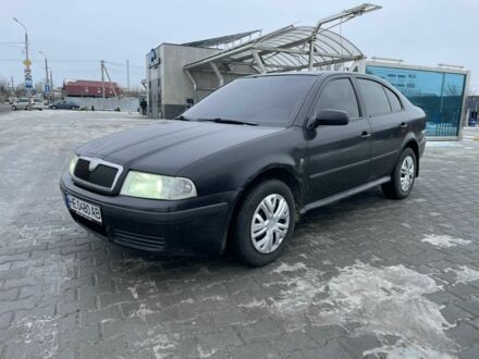 Черный Шкода Октавия, объемом двигателя 1.8 л и пробегом 221 тыс. км за 3200 $, фото 1 на Automoto.ua
