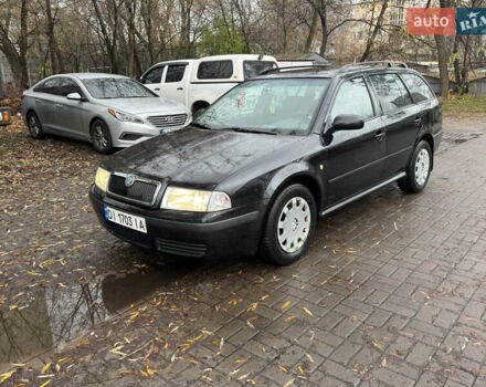 Черный Шкода Октавия, объемом двигателя 1.6 л и пробегом 215 тыс. км за 4800 $, фото 1 на Automoto.ua