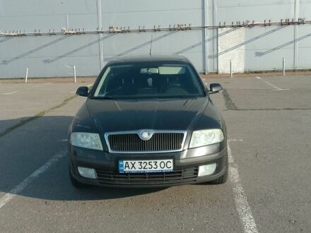 Черный Шкода Октавия, объемом двигателя 1.6 л и пробегом 233 тыс. км за 5000 $, фото 1 на Automoto.ua