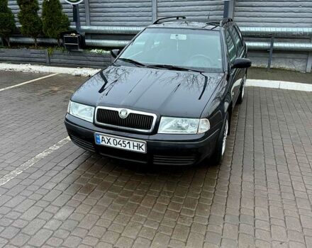 Черный Шкода Октавия, объемом двигателя 1.6 л и пробегом 261 тыс. км за 5700 $, фото 1 на Automoto.ua
