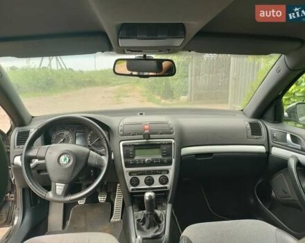 Черный Шкода Октавия, объемом двигателя 2.01 л и пробегом 290 тыс. км за 4700 $, фото 1 на Automoto.ua