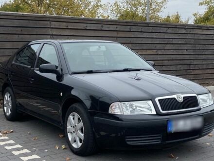 Черный Шкода Октавия, объемом двигателя 1.6 л и пробегом 165 тыс. км за 5200 $, фото 1 на Automoto.ua