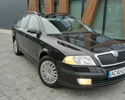 Черный Шкода Октавия, объемом двигателя 1.6 л и пробегом 350 тыс. км за 4800 $, фото 1 на Automoto.ua