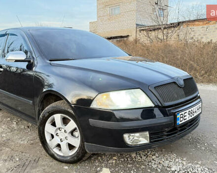 Черный Шкода Октавия, объемом двигателя 1.6 л и пробегом 287 тыс. км за 5600 $, фото 1 на Automoto.ua