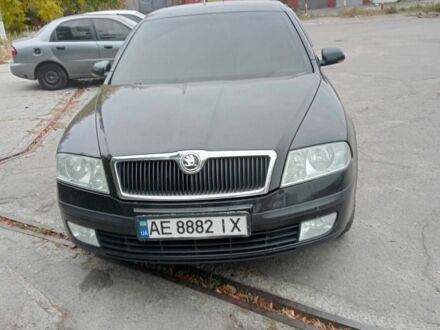 Черный Шкода Октавия, объемом двигателя 1.6 л и пробегом 320 тыс. км за 5000 $, фото 1 на Automoto.ua