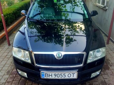 Черный Шкода Октавия, объемом двигателя 1.6 л и пробегом 215 тыс. км за 6000 $, фото 1 на Automoto.ua