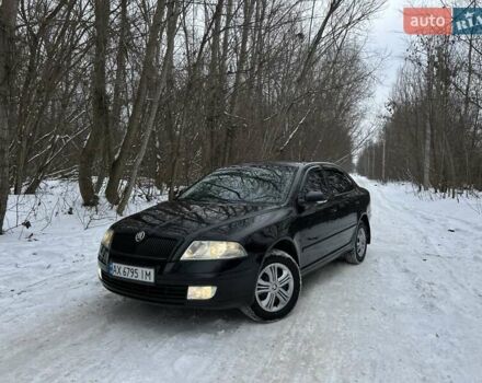 Черный Шкода Октавия, объемом двигателя 1.6 л и пробегом 250 тыс. км за 5200 $, фото 1 на Automoto.ua