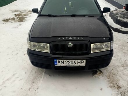 Черный Шкода Октавия, объемом двигателя 1.6 л и пробегом 195 тыс. км за 4850 $, фото 1 на Automoto.ua