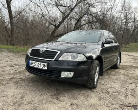 Черный Шкода Октавия, объемом двигателя 1.6 л и пробегом 253 тыс. км за 5800 $, фото 1 на Automoto.ua