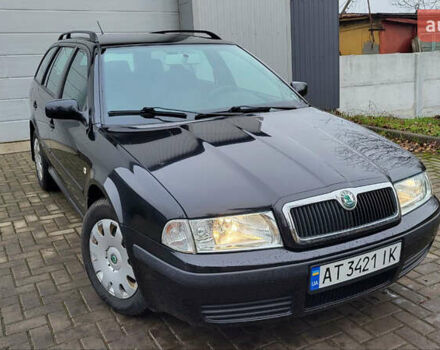 Черный Шкода Октавия, объемом двигателя 1.6 л и пробегом 158 тыс. км за 5950 $, фото 1 на Automoto.ua