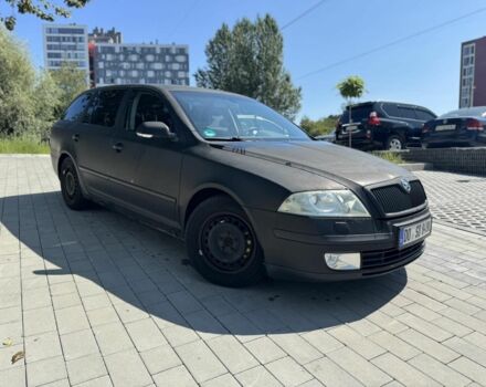 Черный Шкода Октавия, объемом двигателя 2 л и пробегом 191 тыс. км за 3100 $, фото 1 на Automoto.ua