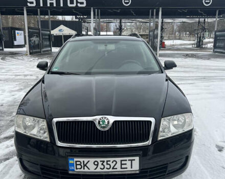 Черный Шкода Октавия, объемом двигателя 1.6 л и пробегом 251 тыс. км за 6800 $, фото 1 на Automoto.ua