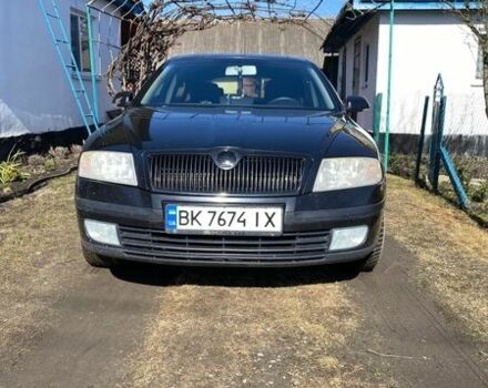 Черный Шкода Октавия, объемом двигателя 1.6 л и пробегом 230 тыс. км за 5500 $, фото 1 на Automoto.ua