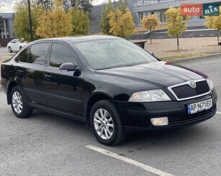 Черный Шкода Октавия, объемом двигателя 1.6 л и пробегом 210 тыс. км за 5600 $, фото 1 на Automoto.ua